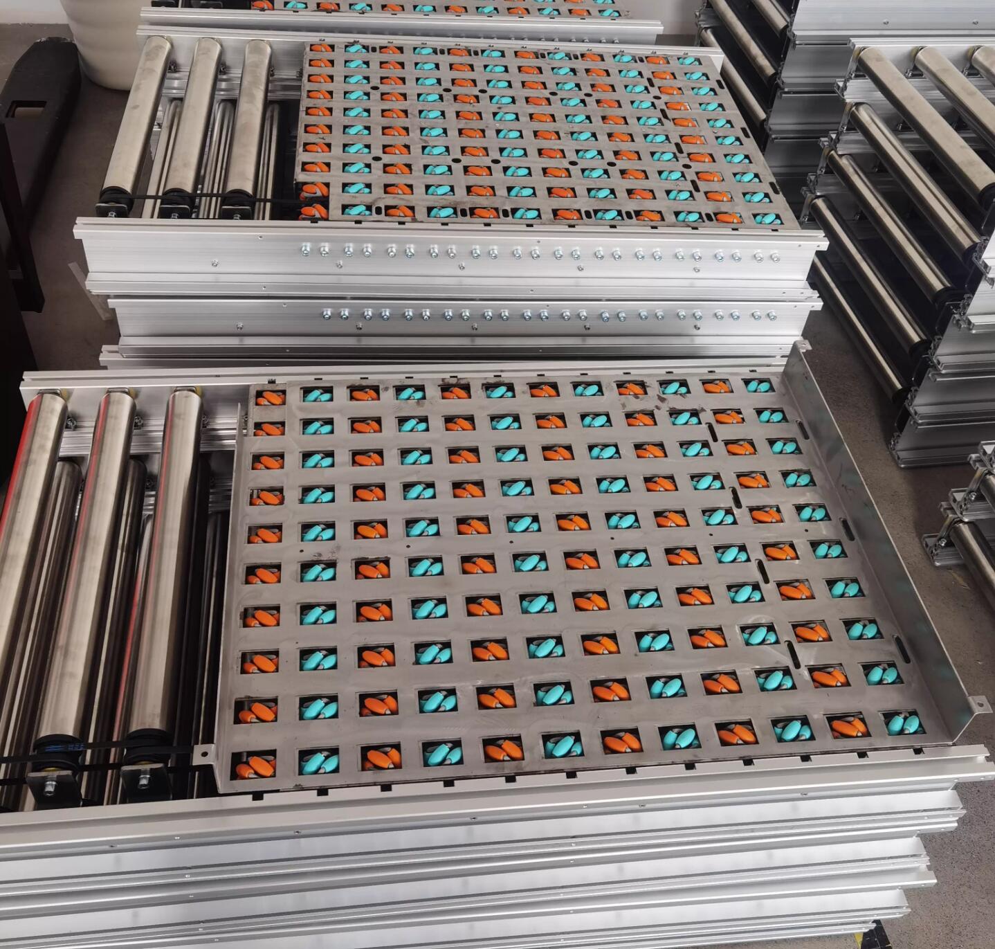 Модуль сортировщика колес с приводом от двигателя постоянного тока